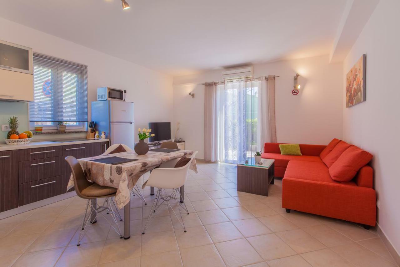 Apartman Madlen Cres Exterior foto