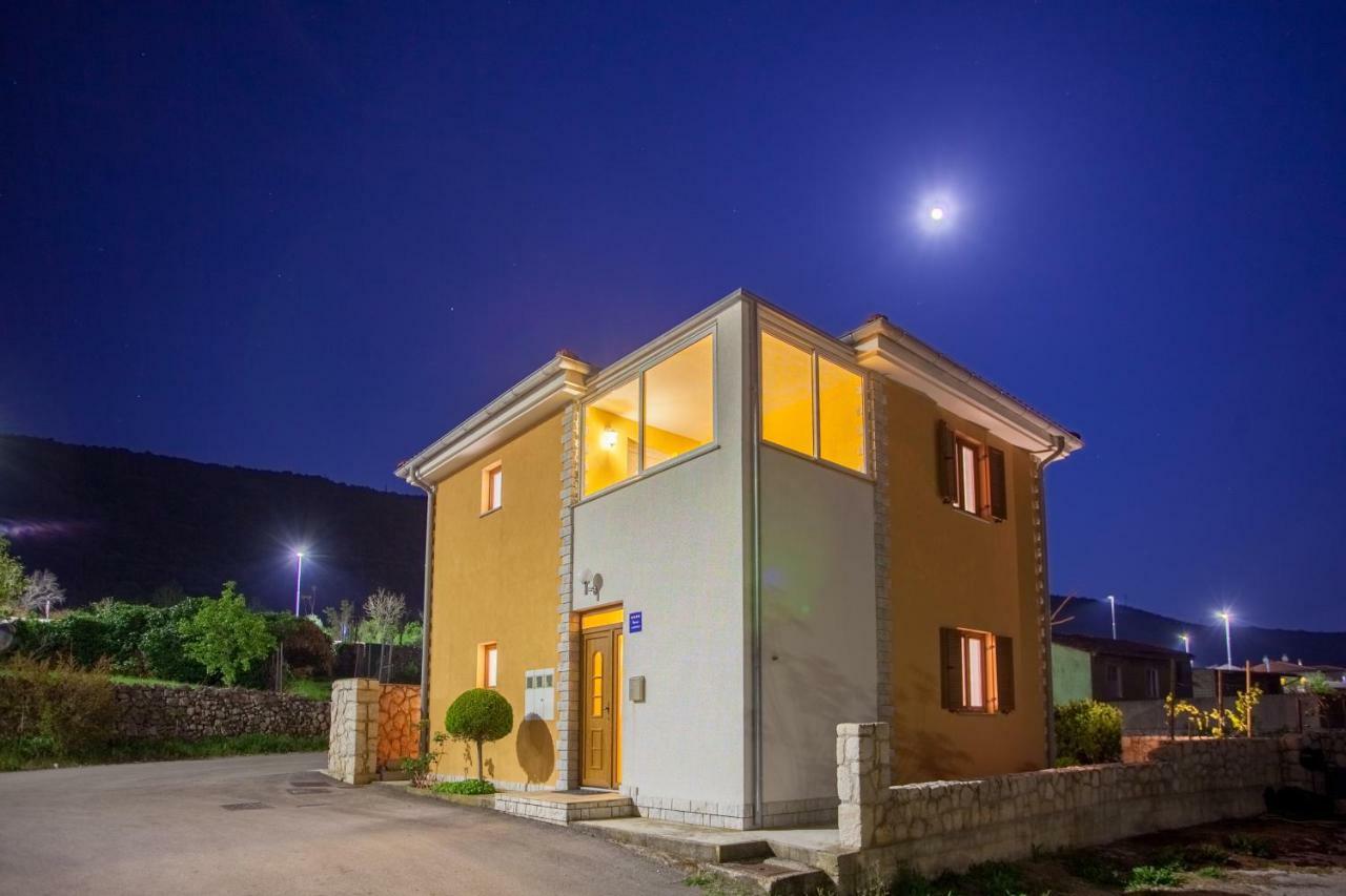 Apartman Madlen Cres Exterior foto
