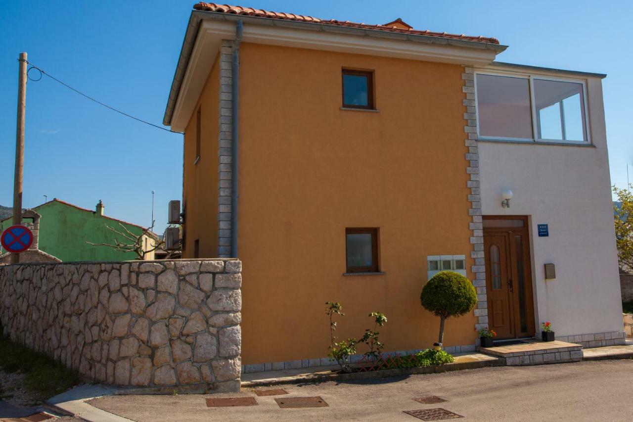Apartman Madlen Cres Exterior foto