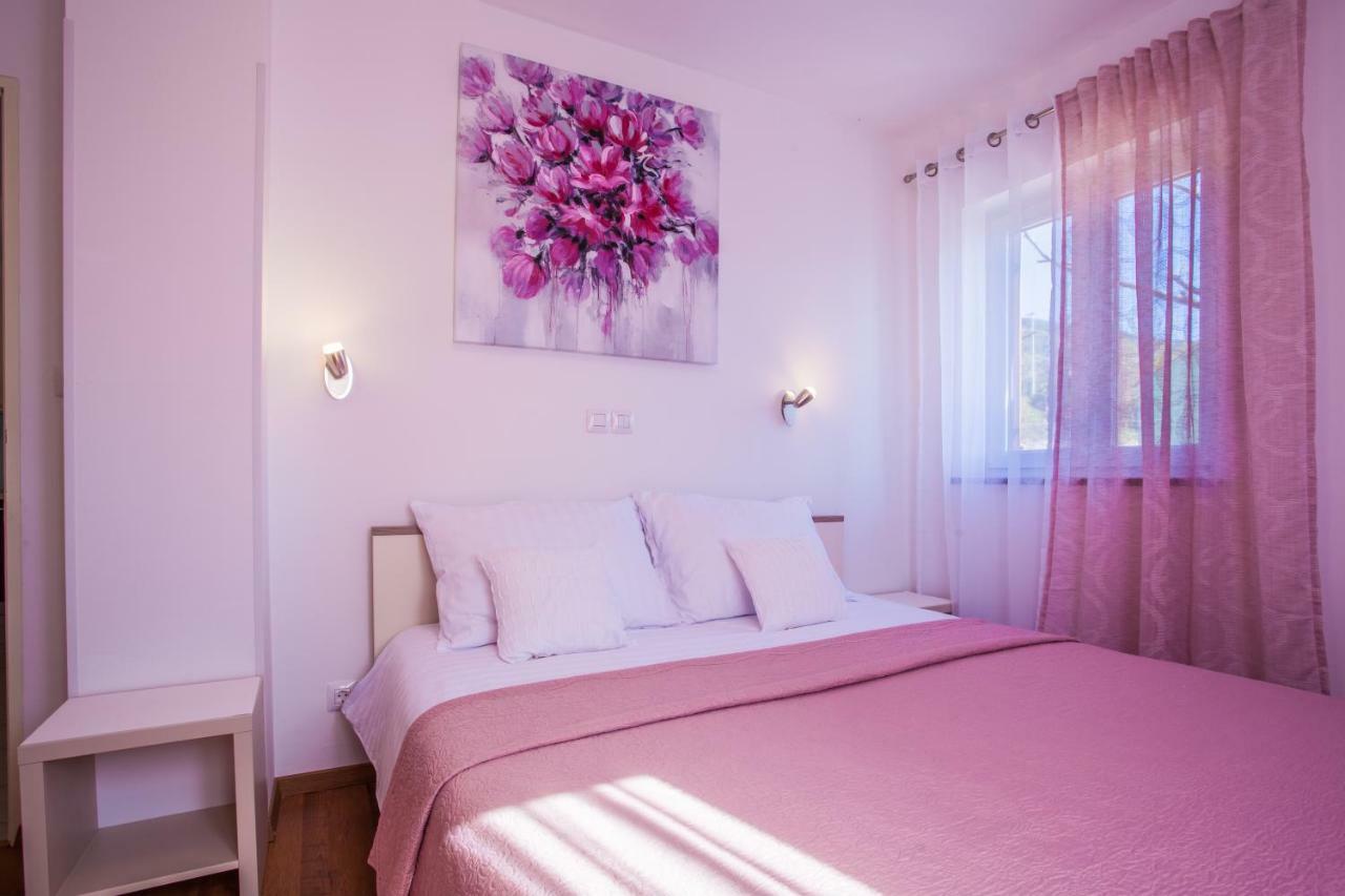 Apartman Madlen Cres Exterior foto