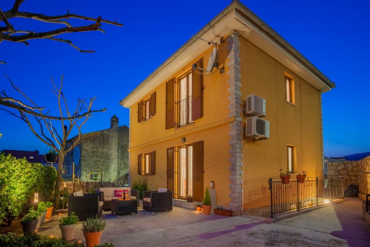 Apartman Madlen Cres Exterior foto