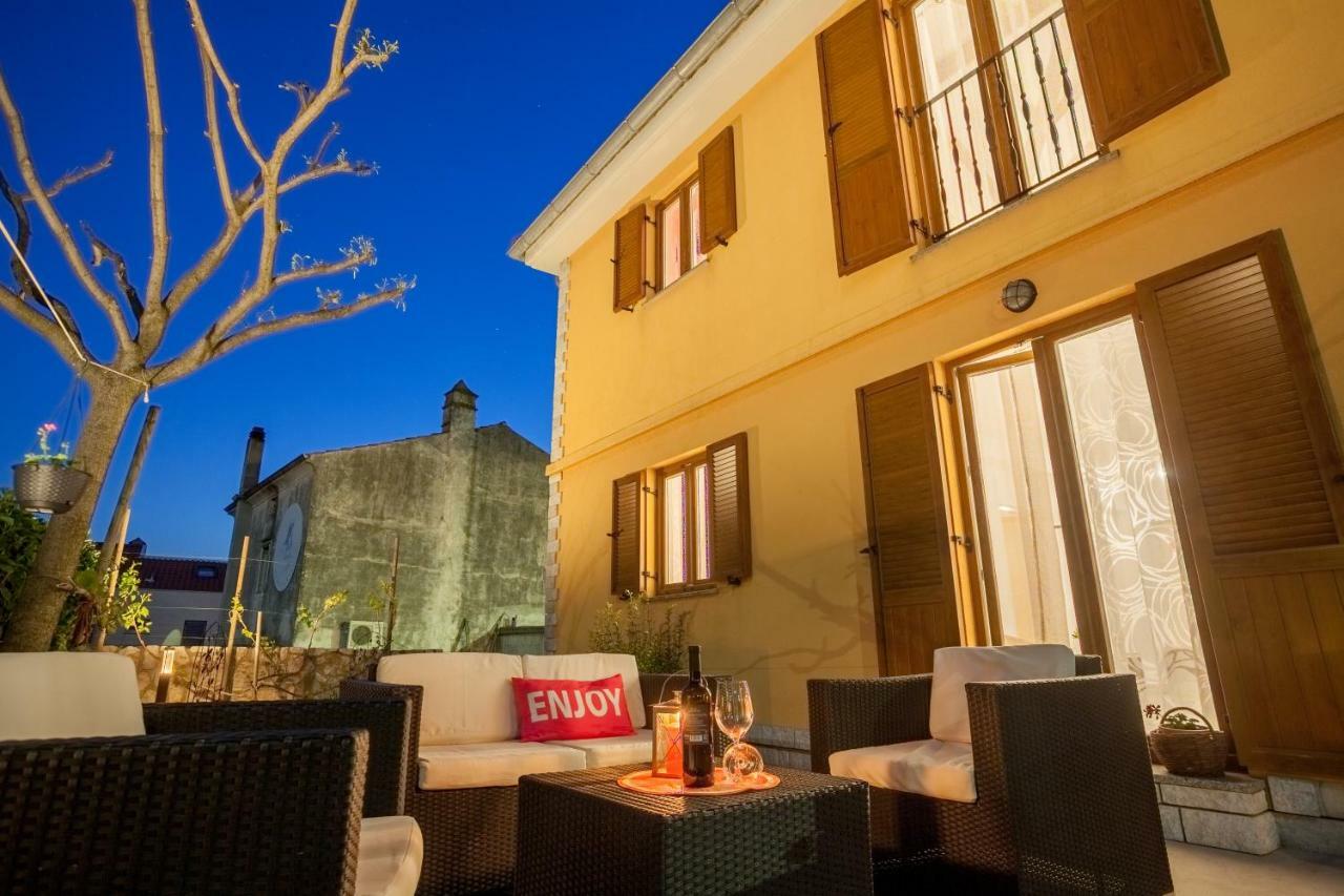 Apartman Madlen Cres Exterior foto