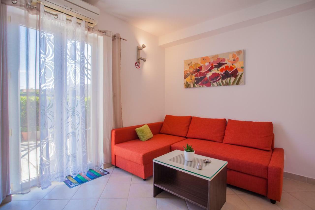 Apartman Madlen Cres Exterior foto