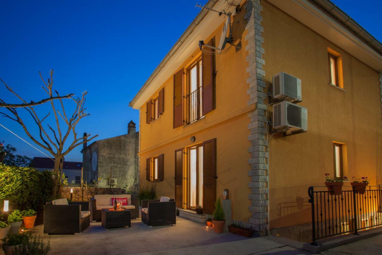 Apartman Madlen Cres Exterior foto